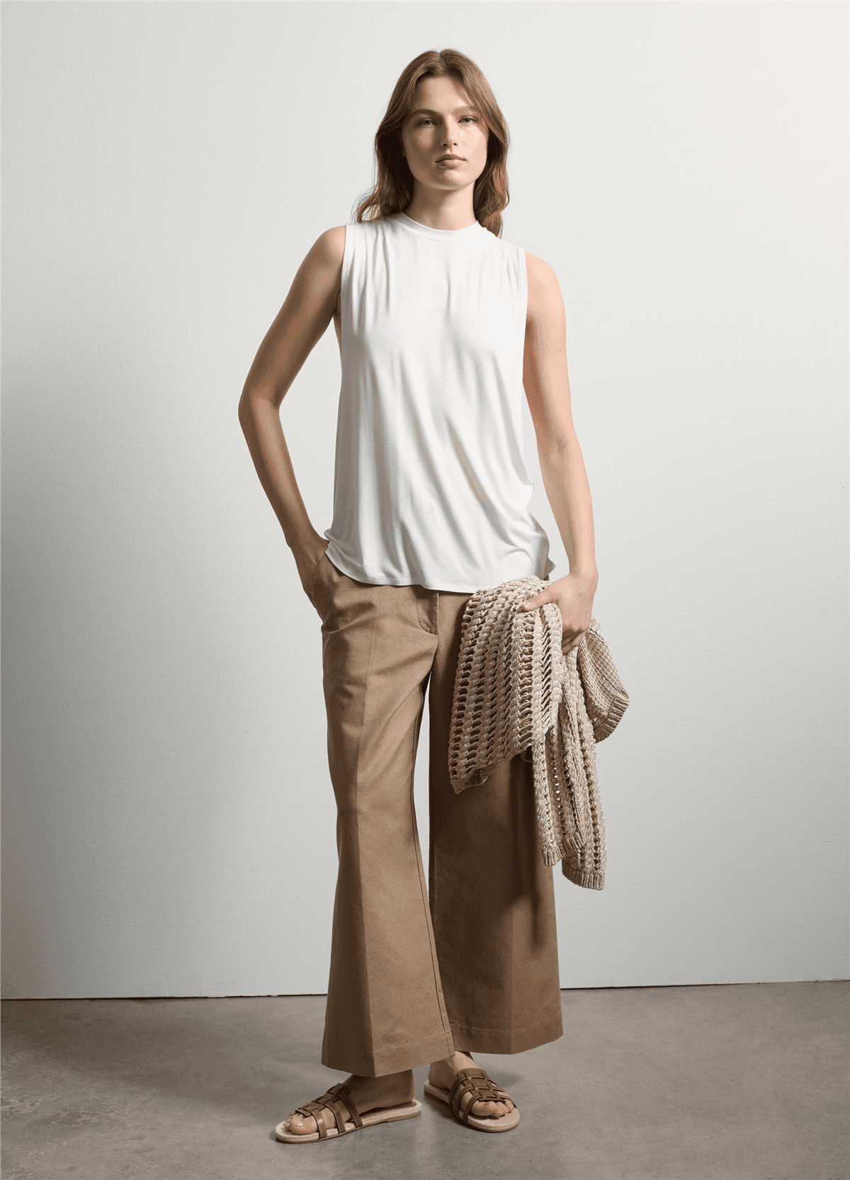 Boxy Fit Beyaz Atlet — 2
